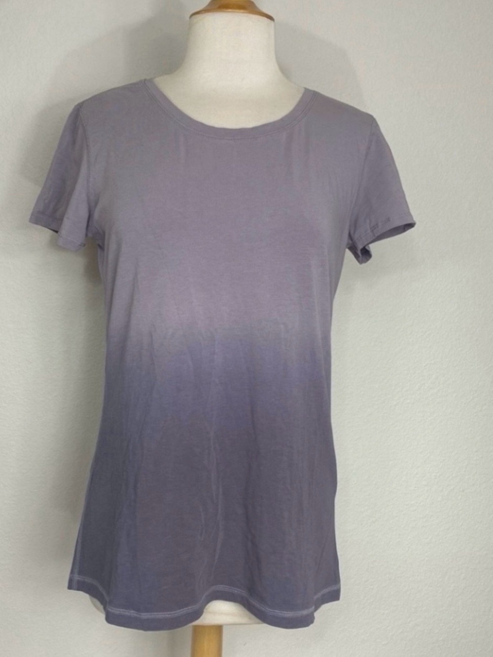 Lululemon Womens Purple Gray Ombre T-Shirt Size 12 Activewear Workout Gym Casual